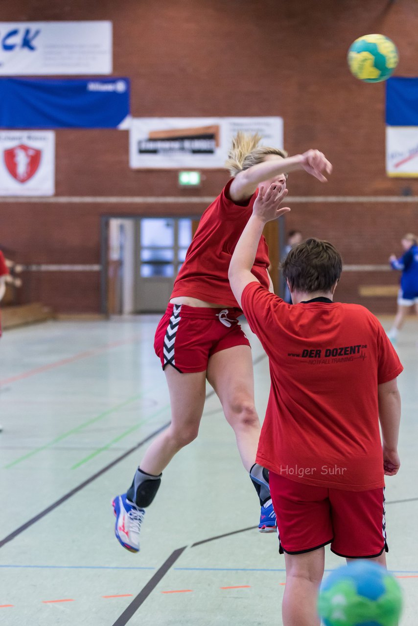 Bild 159 - Frauen Barmstedter TS - Buedelsdorfer TSV : Ergebnis: 26:12